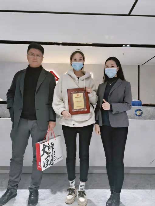 恭喜安徽的朱先生夫妇签约加盟帽牌货冒菜