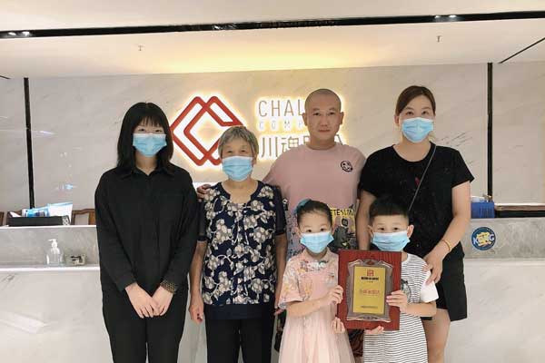 恭喜石家庄的郝先生签约加盟帽牌货冒菜