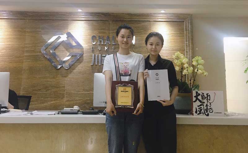 恭喜安徽的潘女士签约帽牌货冒菜加盟品牌