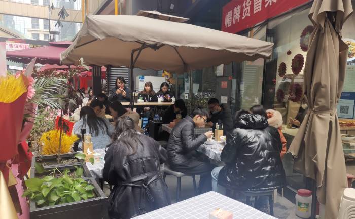 如何提高四川冒菜加盟门店的人气？