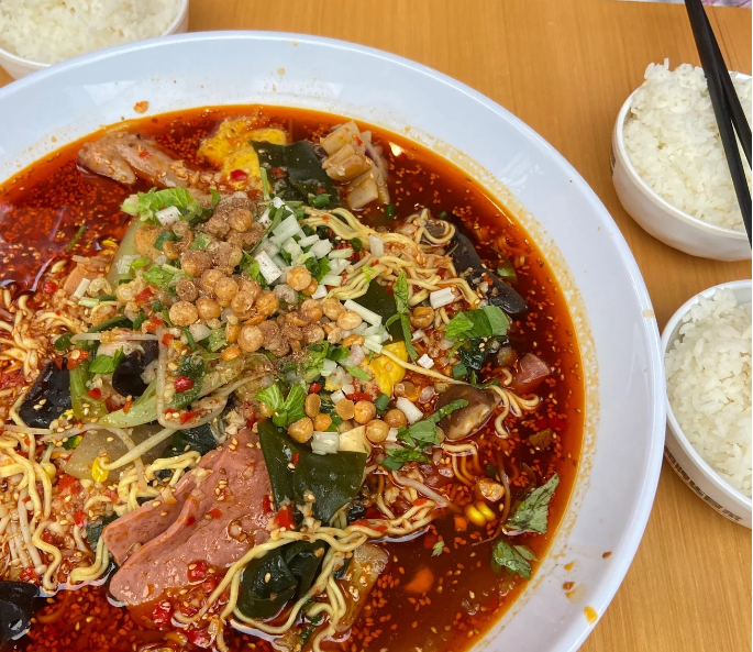 冒菜好吃还是麻辣烫好吃，哪一个更好吃