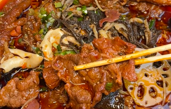 冒菜摆摊零基础咋搞？帽牌货冒菜教你轻松出摊