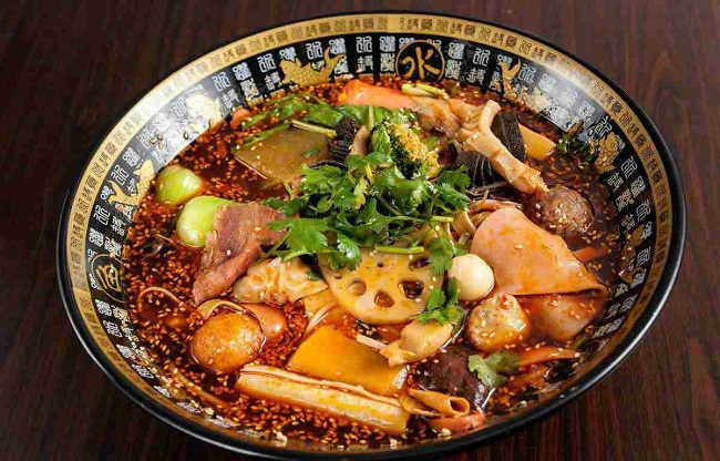 开冒菜店赚钱吗，开一家冒菜店需要注意什么？